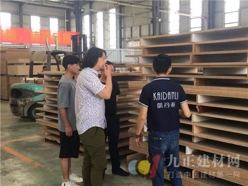 共話合作，智造未來 熱烈歡迎迪拜陳總蒞臨依威工廠考察指導